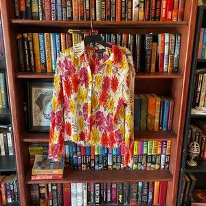 Jennifer Loyd Top.           Tote 13